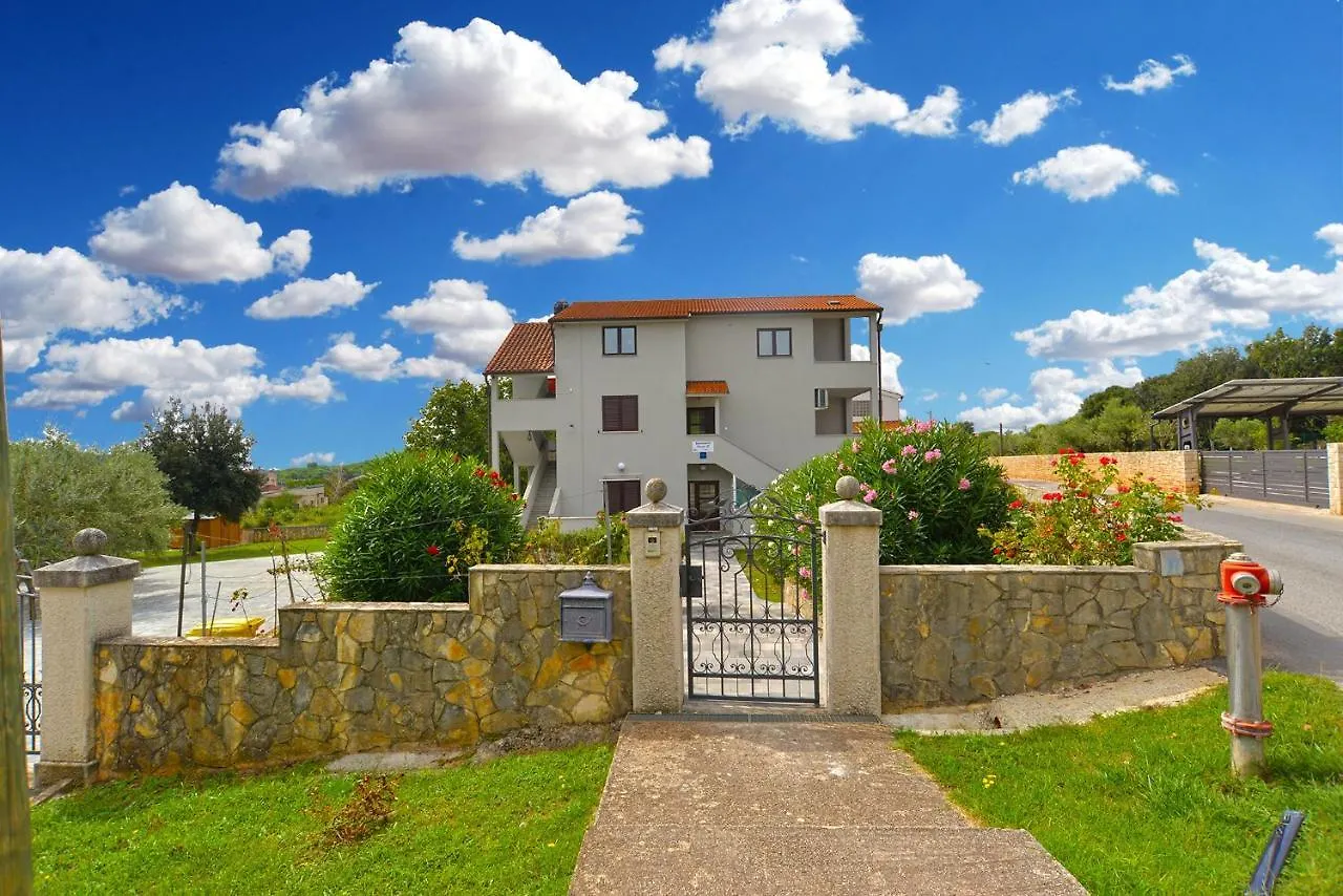 Apartments Djordjo 2295 Banjole 0*,  Croatia