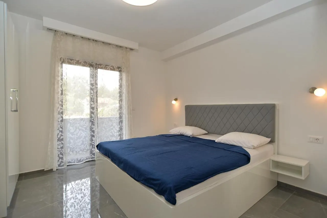 Apartments Djordjo 2295 Banjole