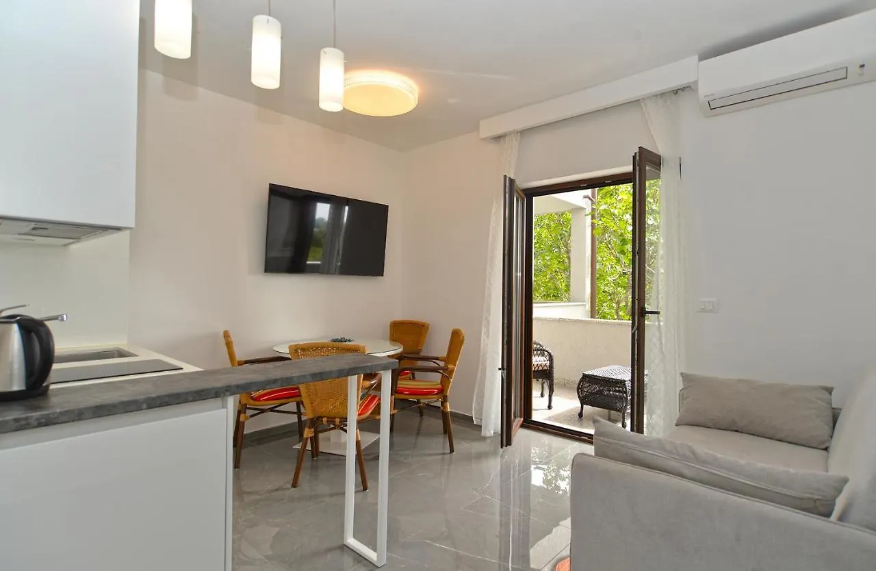 Apartments Djordjo 2295 Banjole 0*,  Croatia