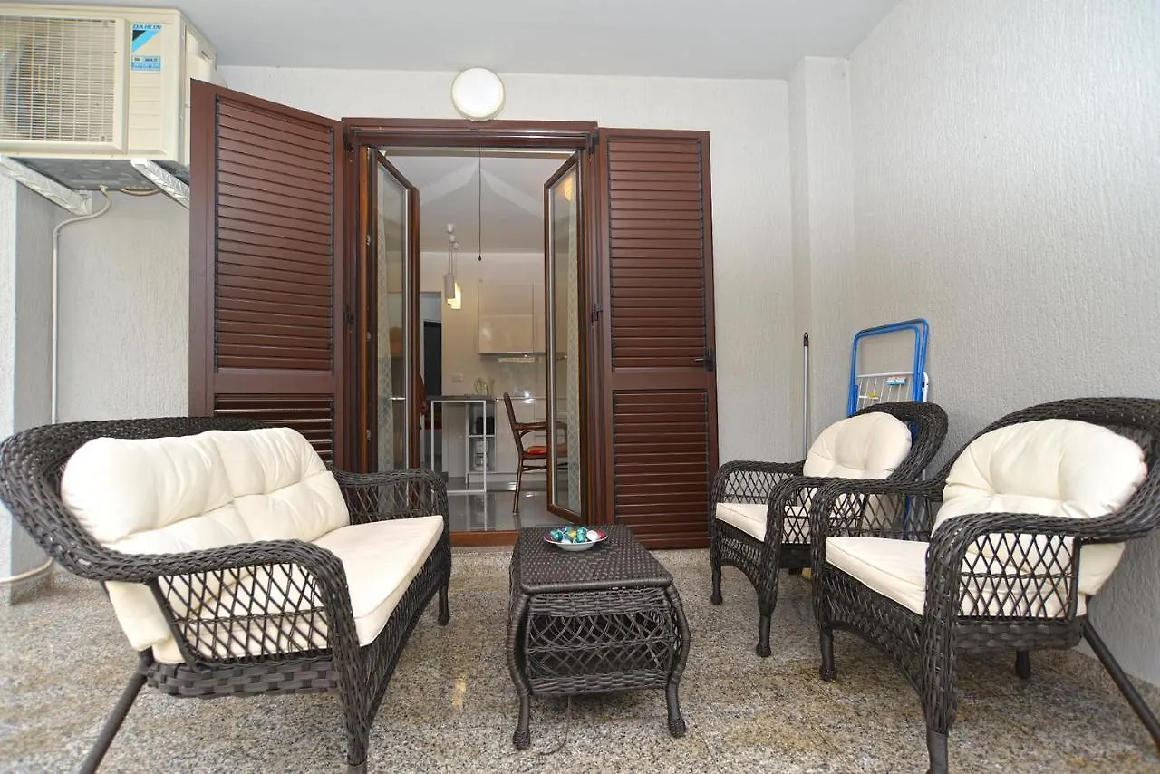 Apartments Djordjo 2295 Banjole