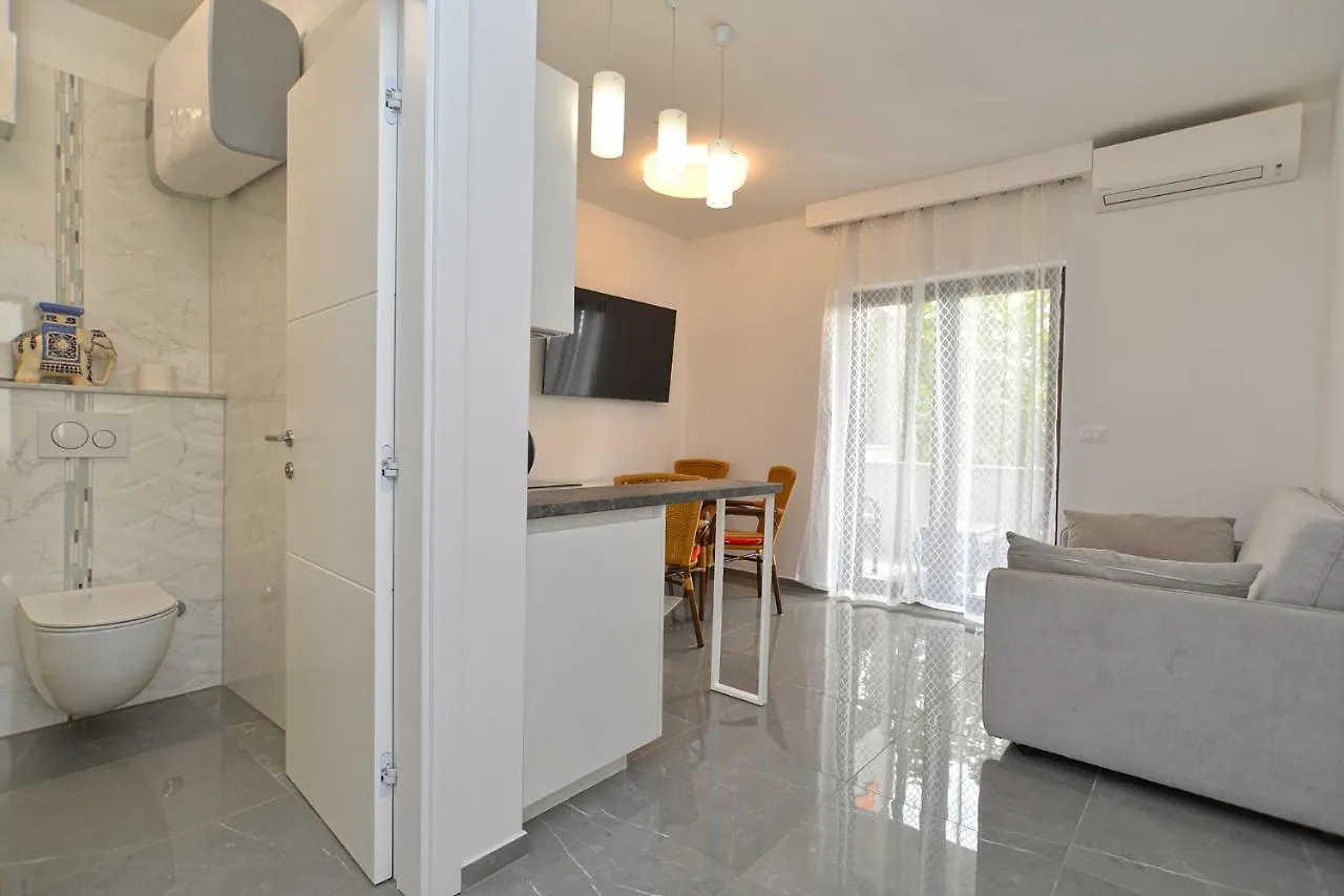 Apartments Djordjo 2295 Banjole