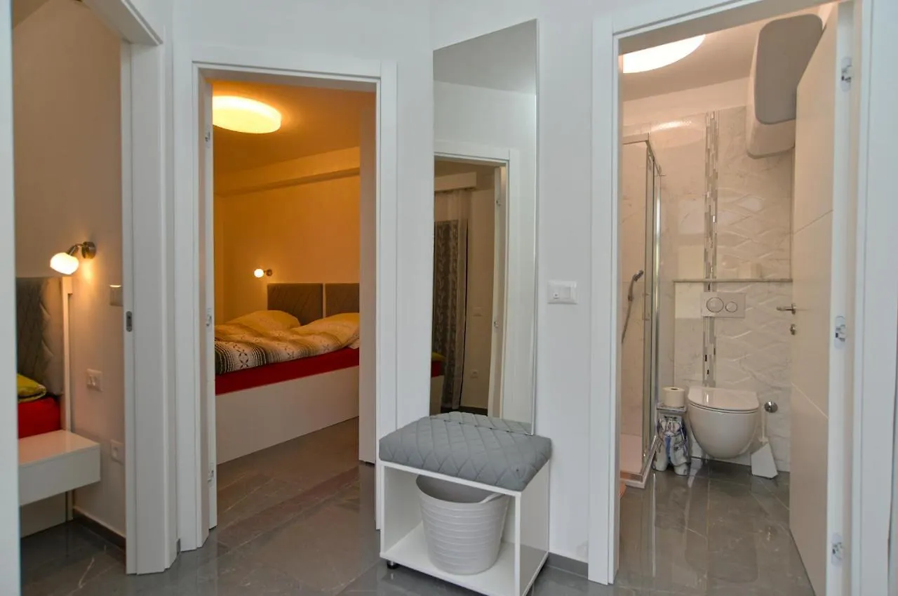 Apartments Djordjo 2295 Banjole