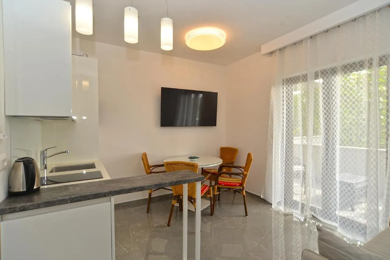 Apartments Djordjo 2295 Banjole